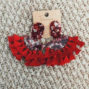 Red drop acrylic and fringe earrings!!!